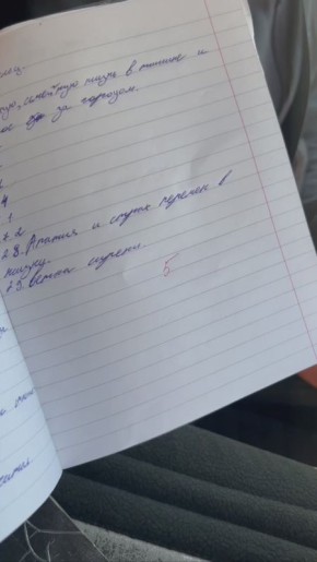 Водитель Улан-Удэ бесплатно возит детей, которые хорошо учатся